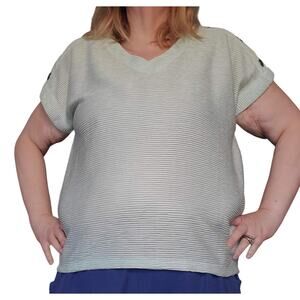 NEW Jones New York Size XL Women's Textured Top with Button Embellishment Green